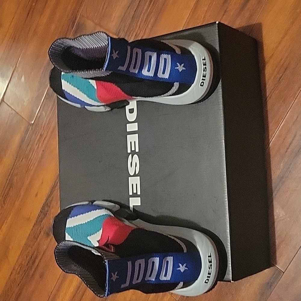 Sneakers